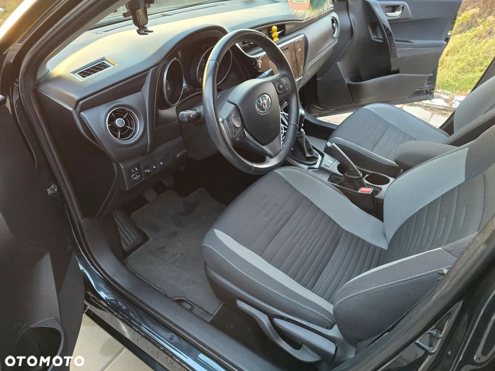 Toyota Auris 1.6 Premium Comfort - 21