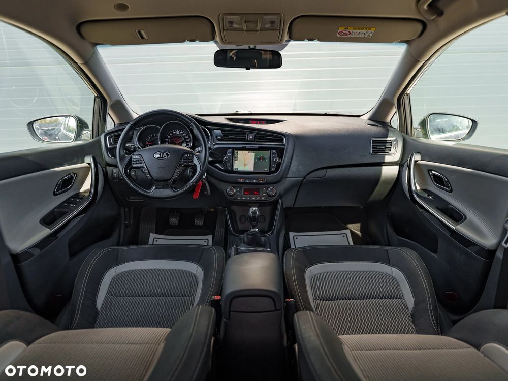 Kia Ceed 1.6 CRDi 136 ISG Spirit - 16