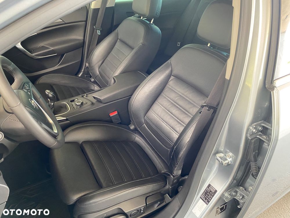 Opel Insignia - 10