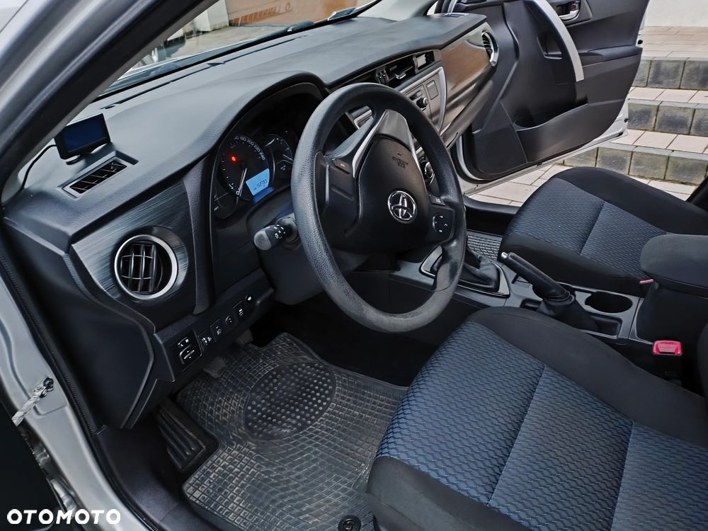 Toyota Auris 1.6 Comfort - 10