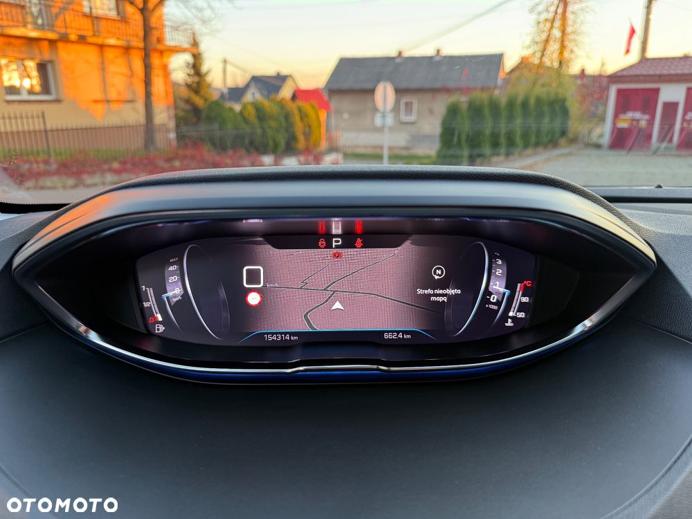 Peugeot 3008 1.5 BlueHDi Road Trip S&S EAT8 - 33