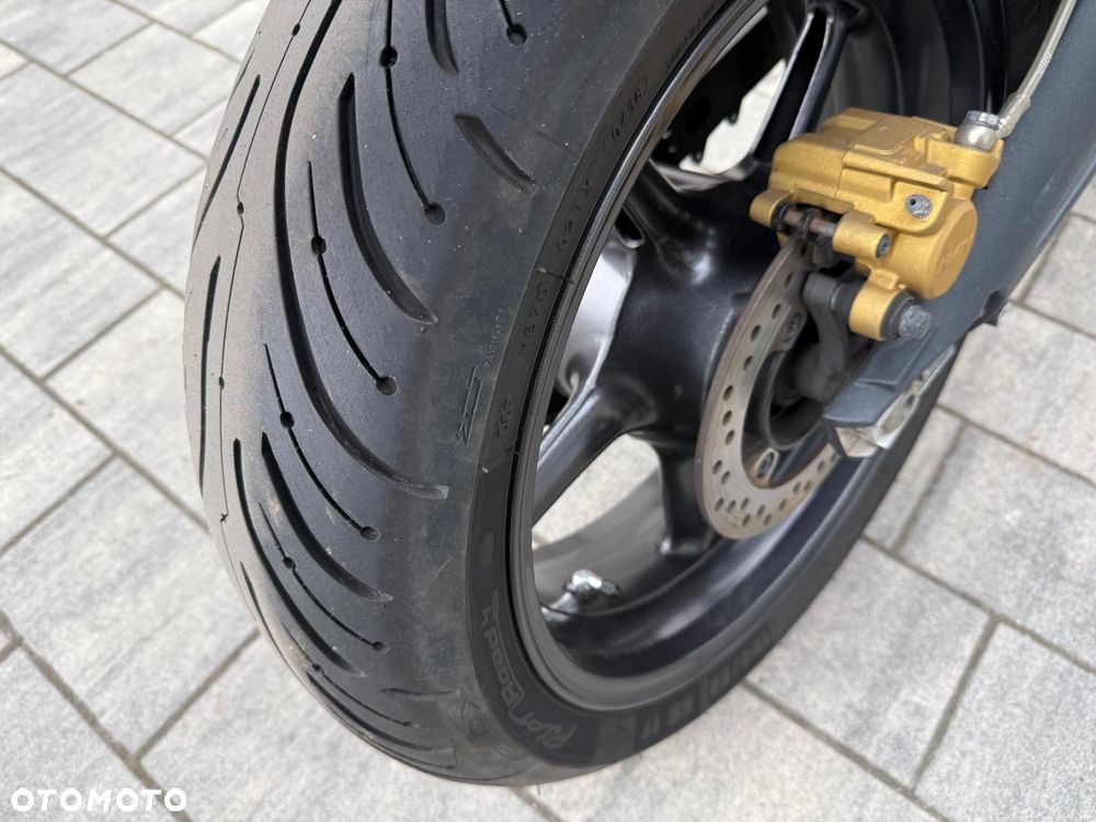 Triumph Street Triple - 6