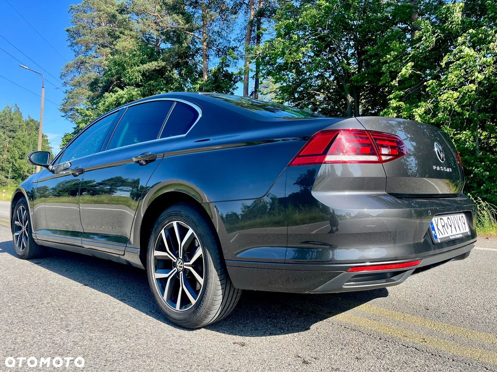 Volkswagen Passat 2.0 TDI SCR Comfortline DSG - 4