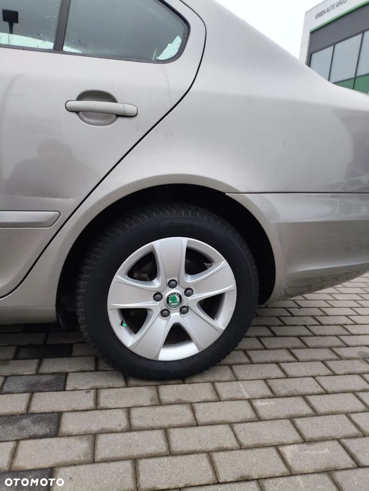 Skoda Octavia 2.0 TDI Elegance DSG - 16