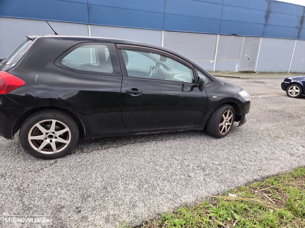 Toyota Auris - 1
