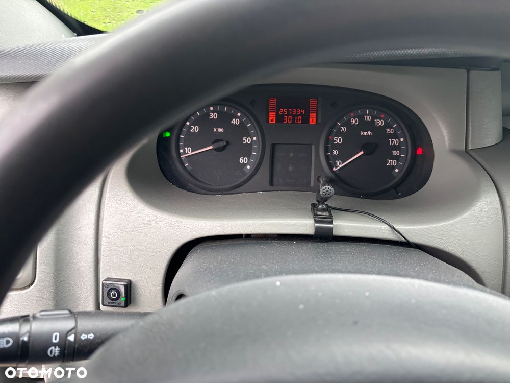 Renault Trafic - 8