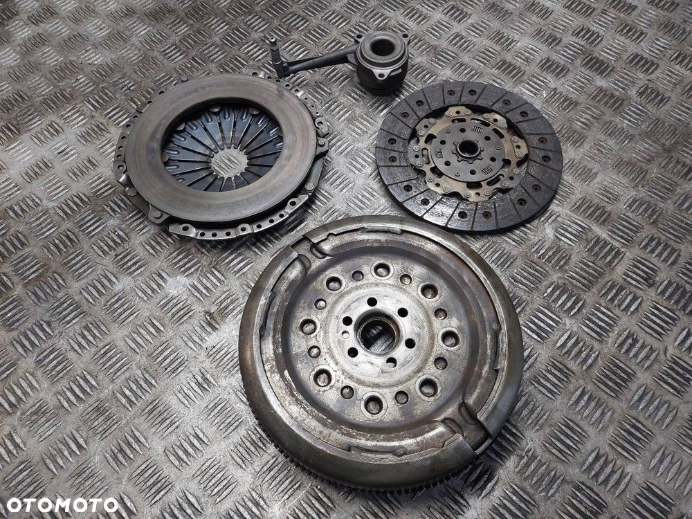 KOŁO DWUMASOWE + TARCZA DOCISK ŁOŻYSKO SKODA OCTAVIA II 2.0 TDI 4x4 - 6