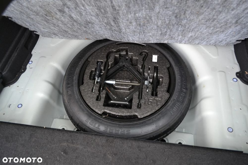 Kia Ceed 1.6 GDI Dream Team Edition - 13