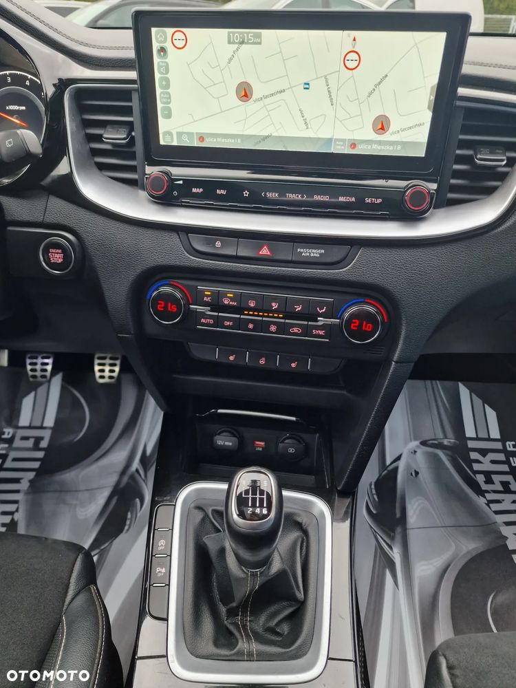 Kia Ceed 1.4 T-GDI OPF GT Line - 26