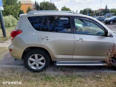 Toyota RAV4 - 8