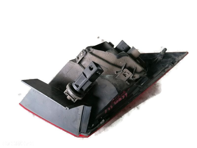 SEAT LEON III 16r KOMBI LAMPA W BŁOTNIK PRAWY TYŁ TYLNA 5F9945096 - 2
