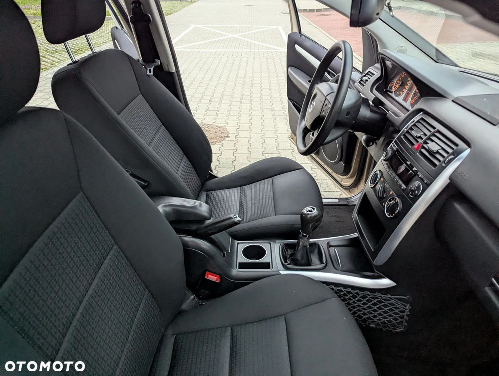 Mercedes-Benz Klasa B 180 CDI - 17