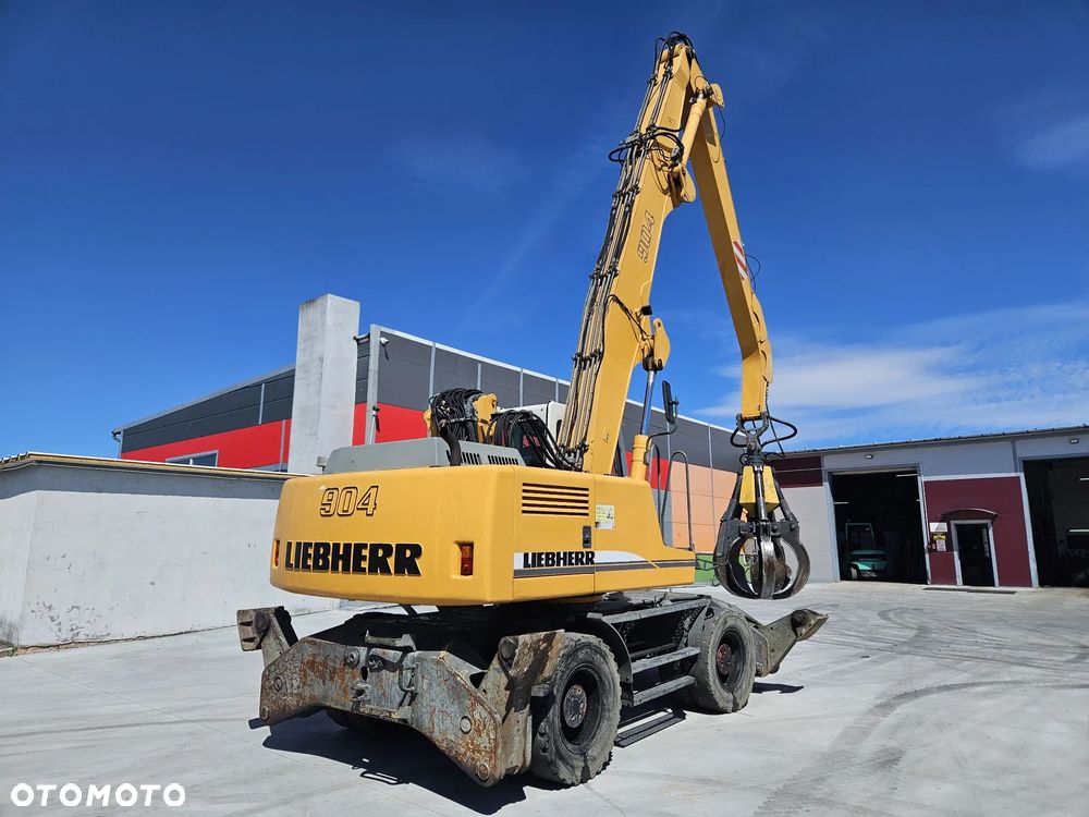 Liebherr A904 - 8