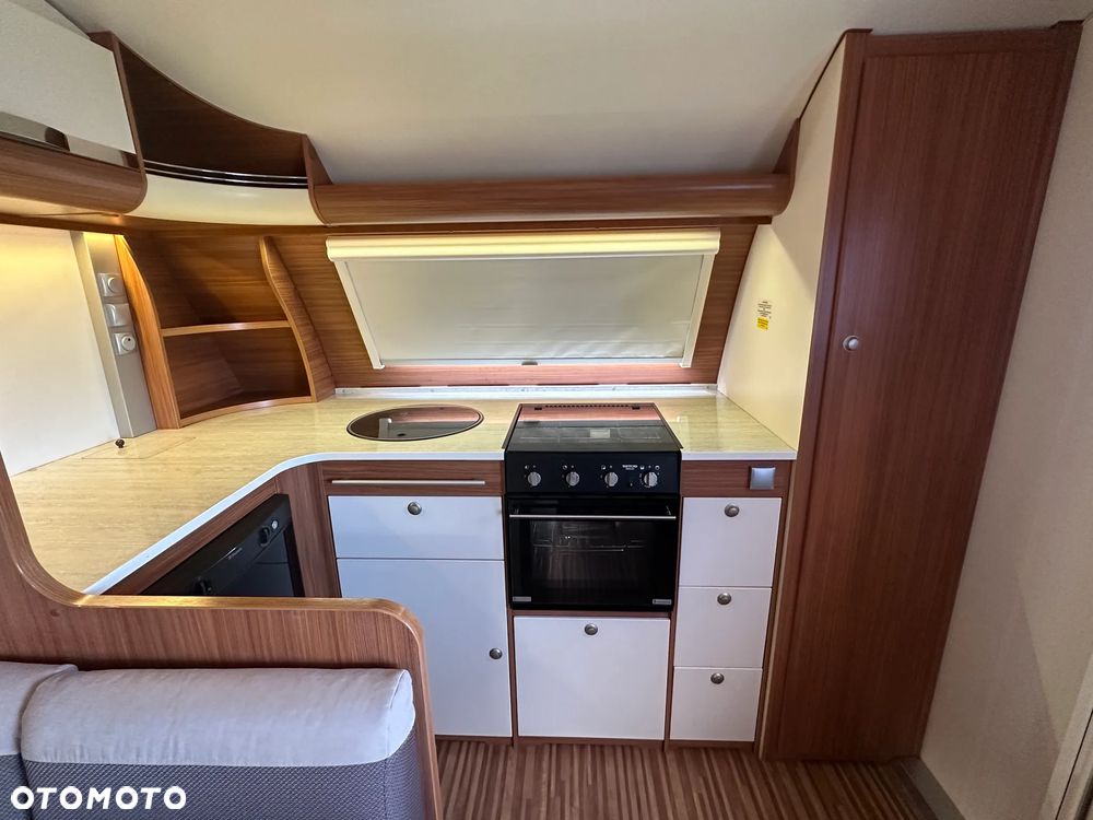 Adria ADORA 613 HT z przedsionkiem Isabella i napędem osi. RATY - 9
