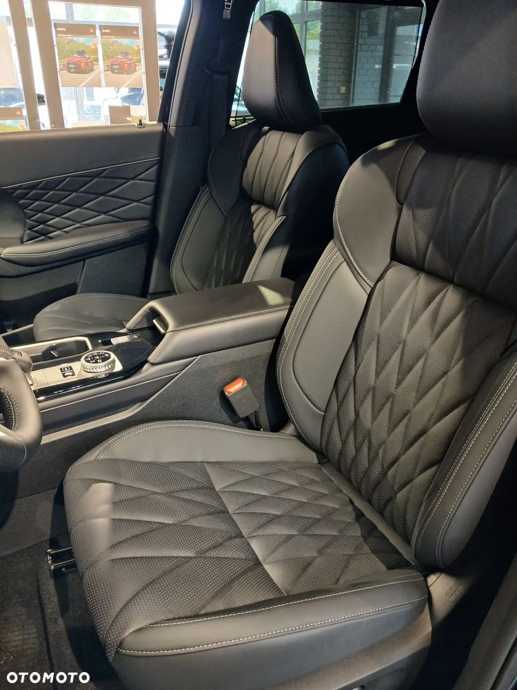 Mitsubishi Outlander Black Edition - 11