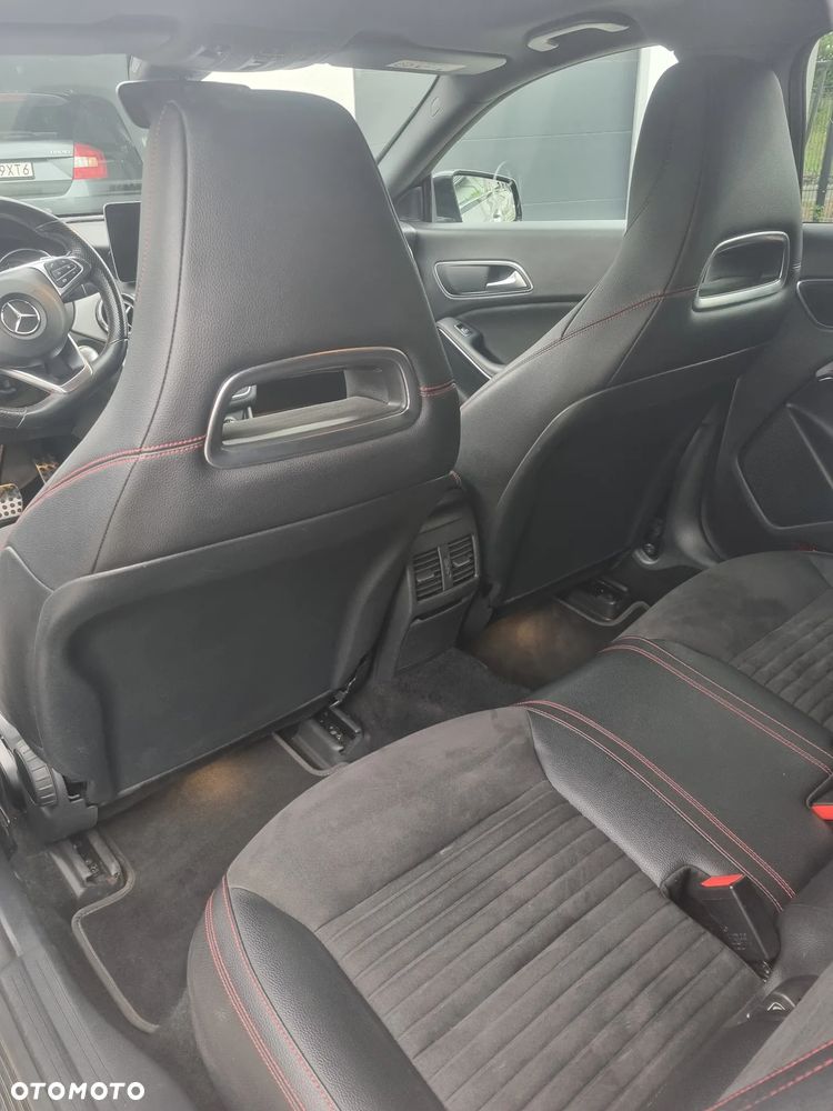 Mercedes-Benz CLA 200 7G-DCT AMG Line - 10