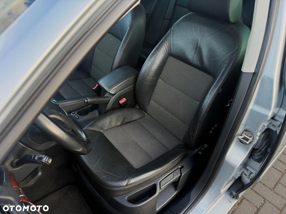 Skoda Octavia 1.6 TDI DPF DSG Elegance - 8