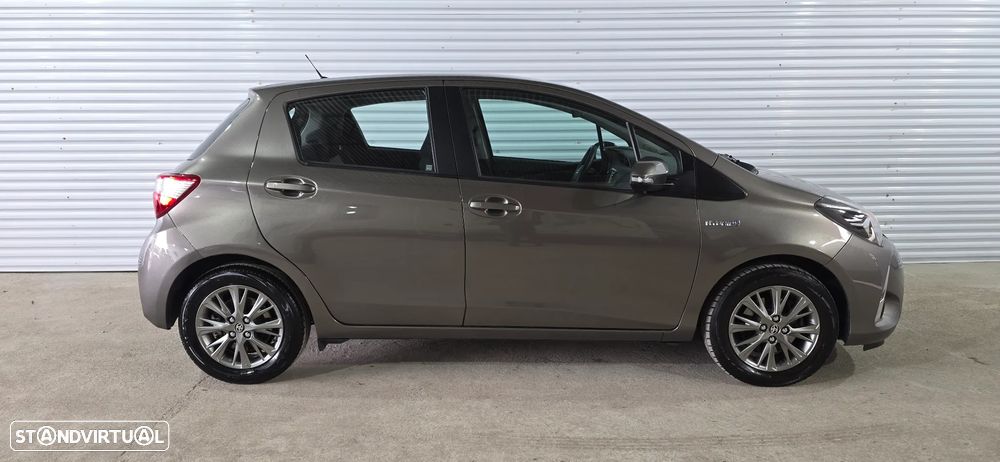 Toyota Yaris 1.5 HSD Sport +P.Techno+P.Luxury - 10