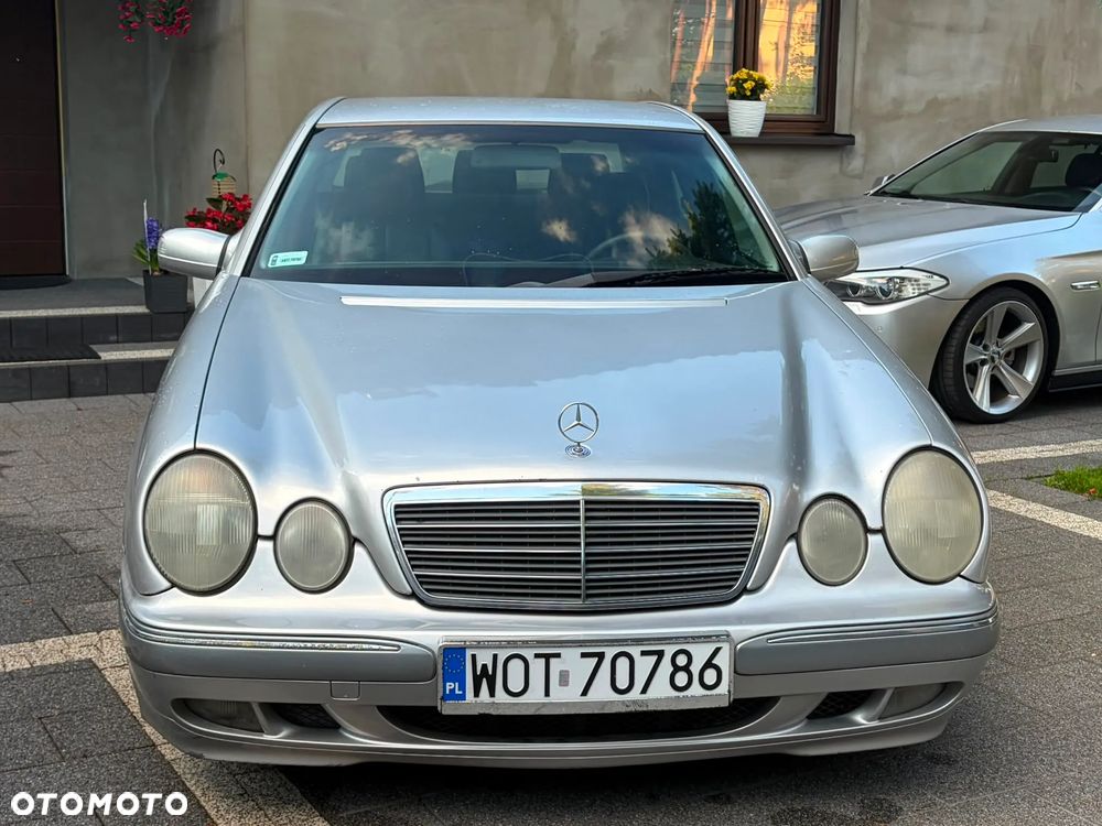 Mercedes-Benz Klasa E - 2