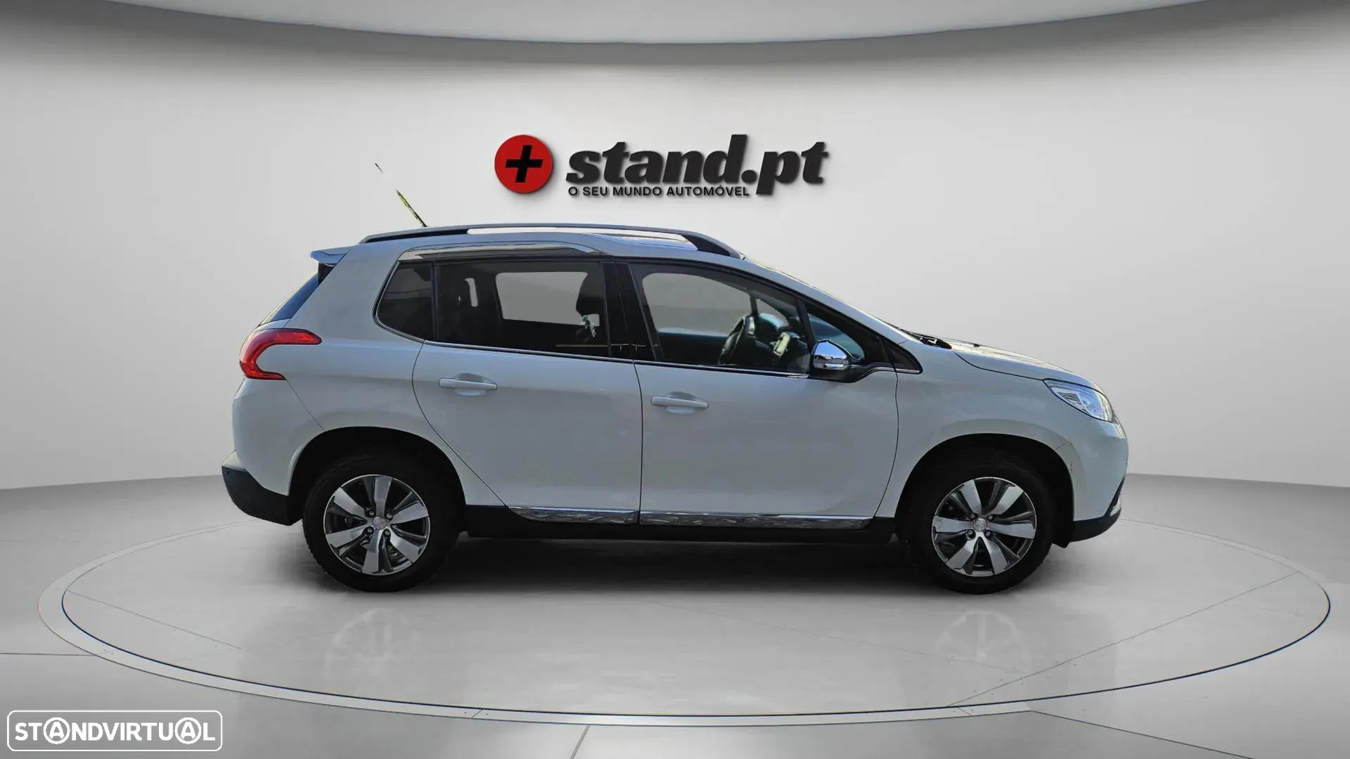 Peugeot 2008 1.2 PureTech Allure - 4