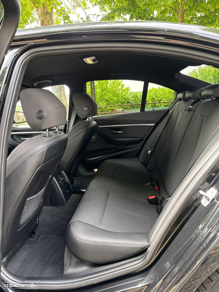 BMW 330 i Pack M Auto - 11