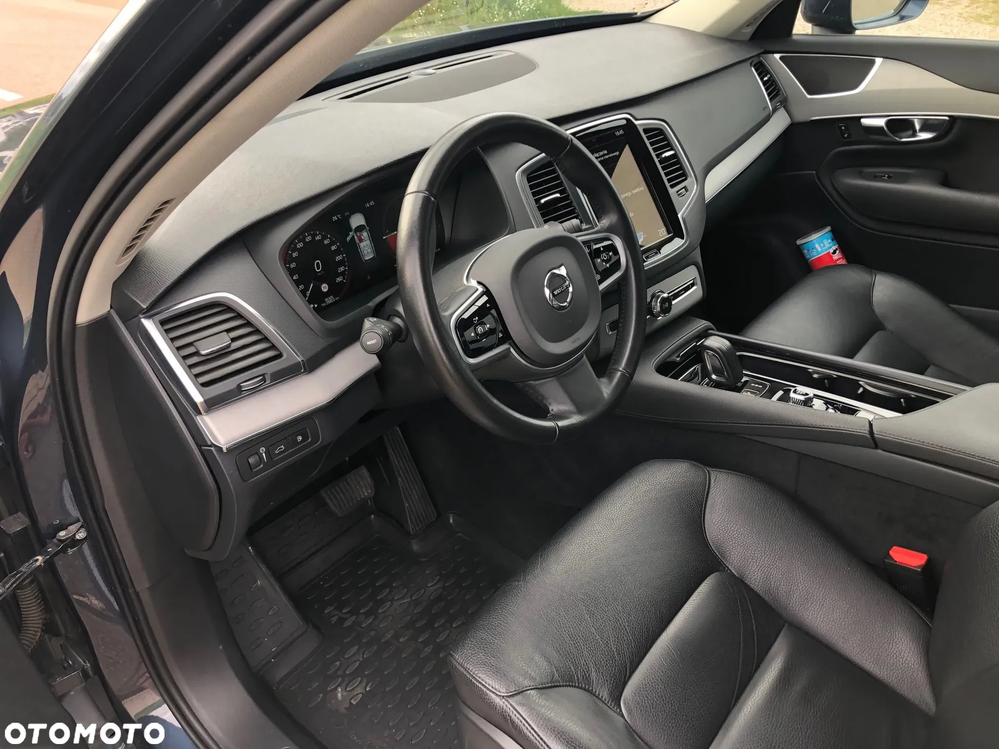 Volvo XC 90 T8 AWD Plug-In Hybrid Momentum 7os - 13