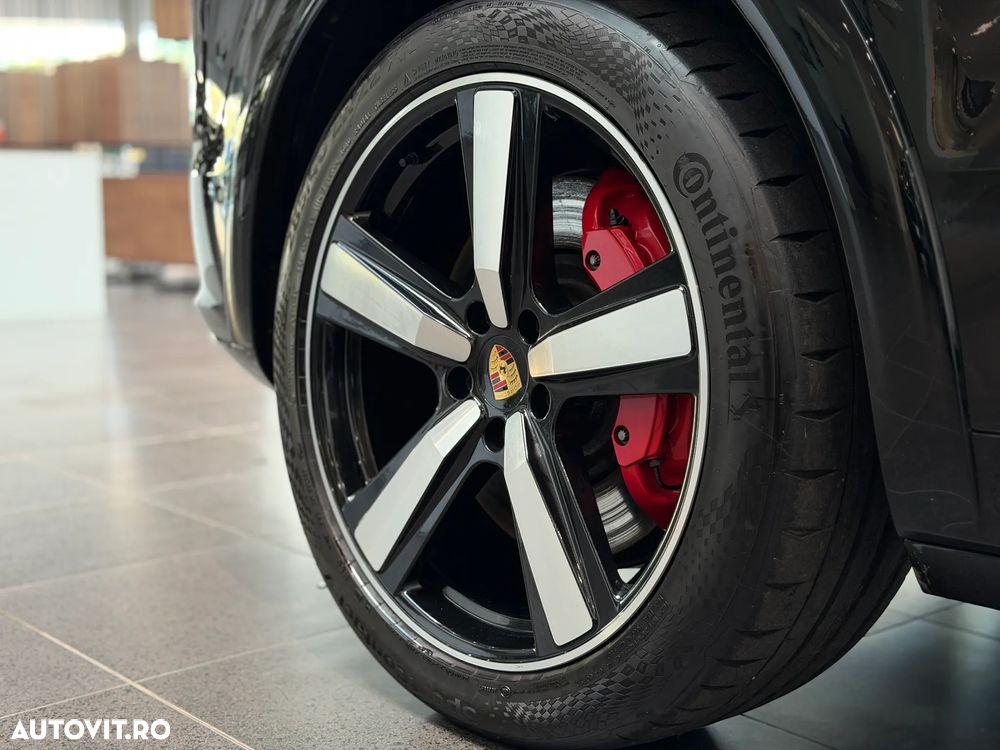 Porsche Cayenne Coupe GTS - 19