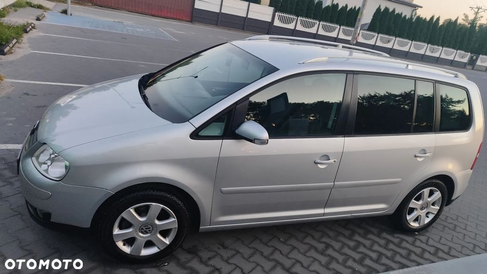 Volkswagen Touran - 6