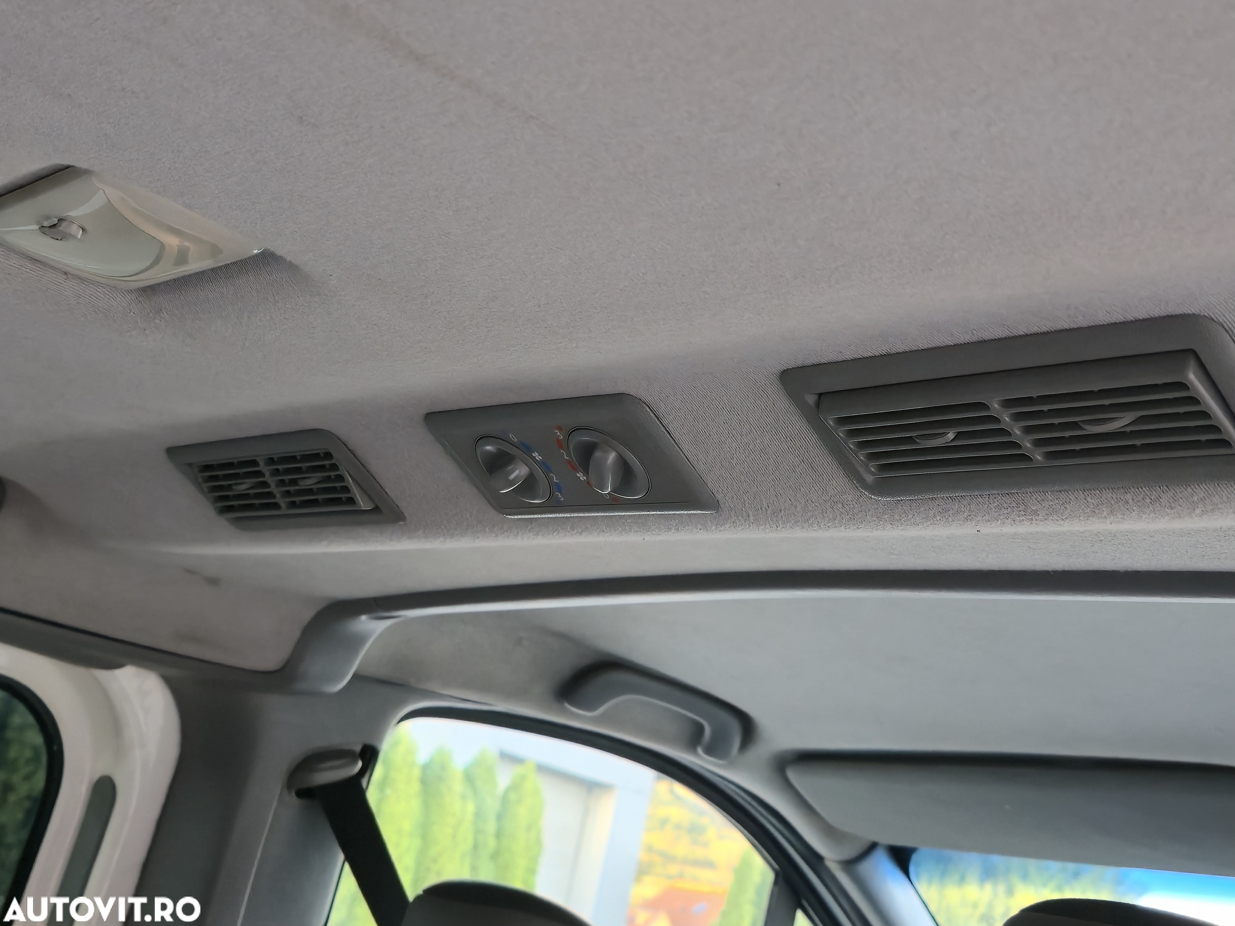 Opel Vivaro - 9