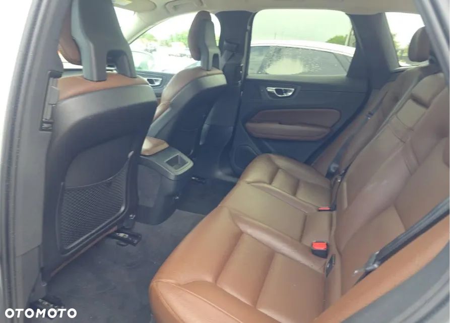Volvo XC 60 T5 AWD Momentum - 12