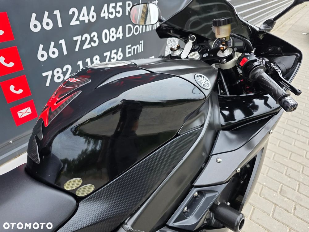Yamaha R1 - 33