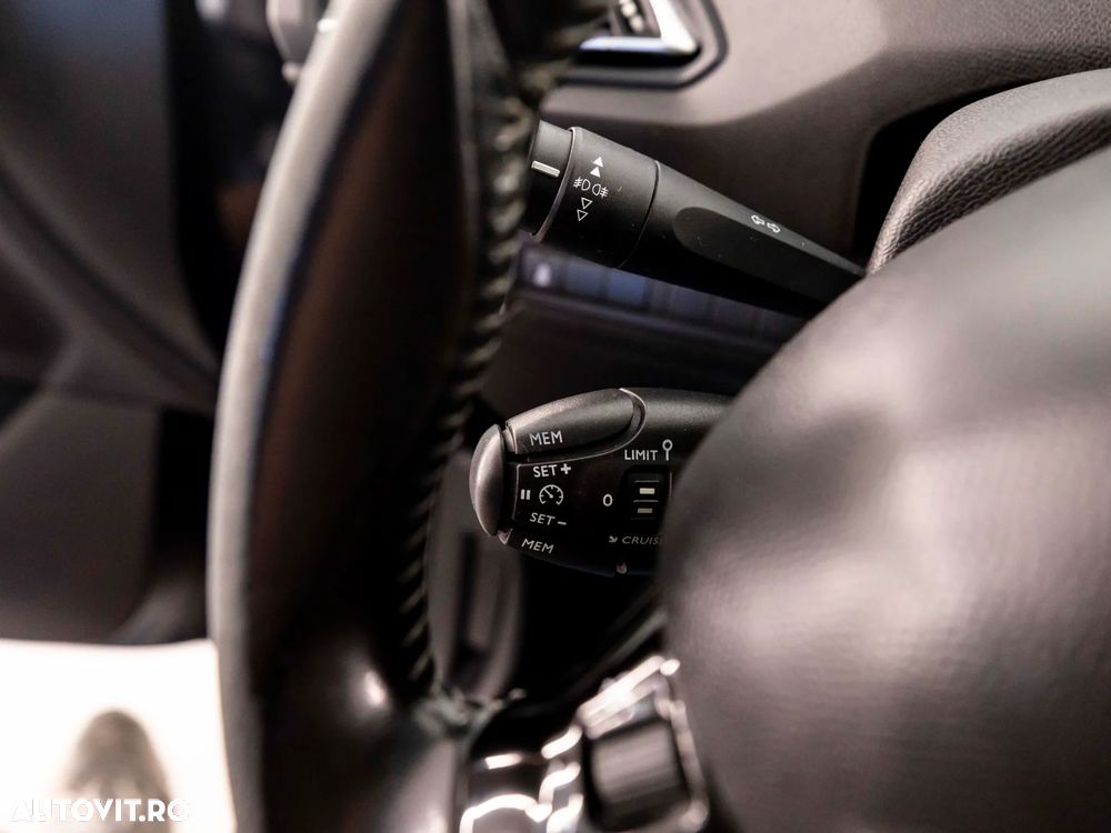 Peugeot 308 1.6 HDI FAP Allure - 18