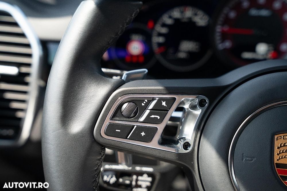 Porsche Cayenne Turbo - 17