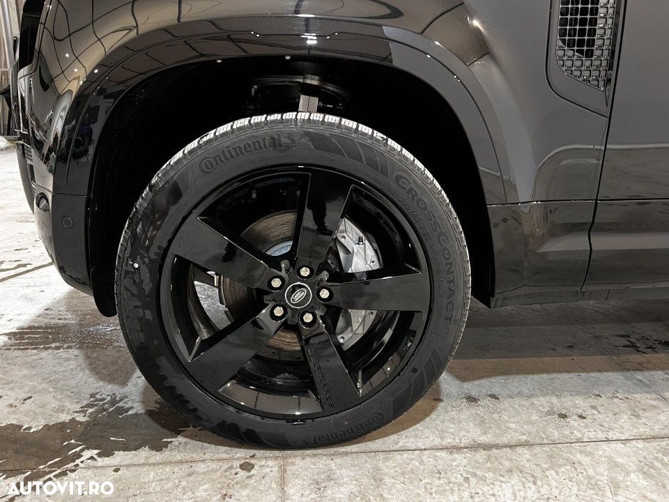 Land Rover Defender - 27