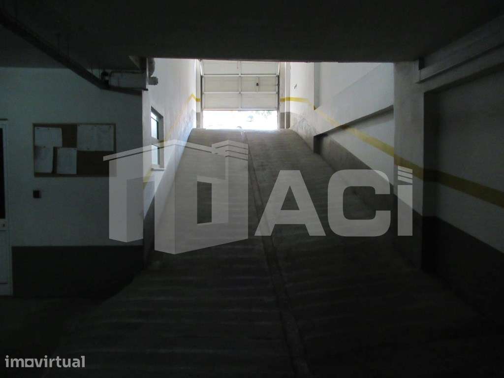 Garagem Av. Marquês de Pombal - Grande imagem: 5/10