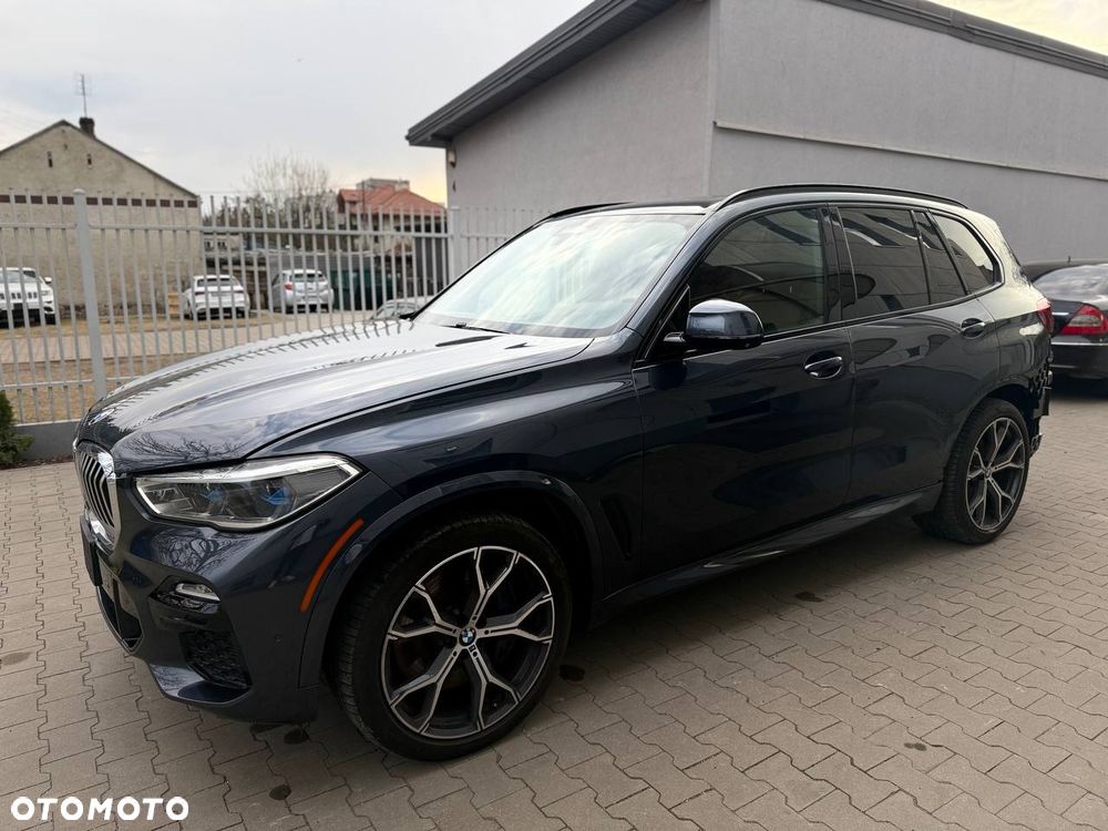 BMW X5 xDrive50i Sport-Aut - 9