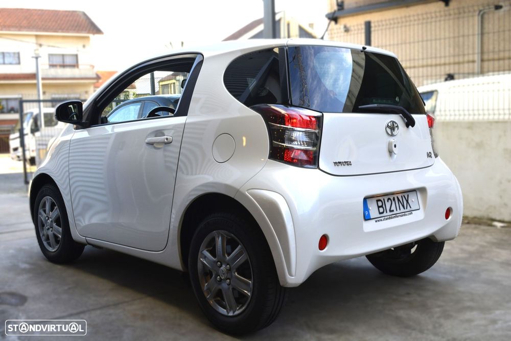Toyota iQ 1.0 VVT-i Essential+AC - 5