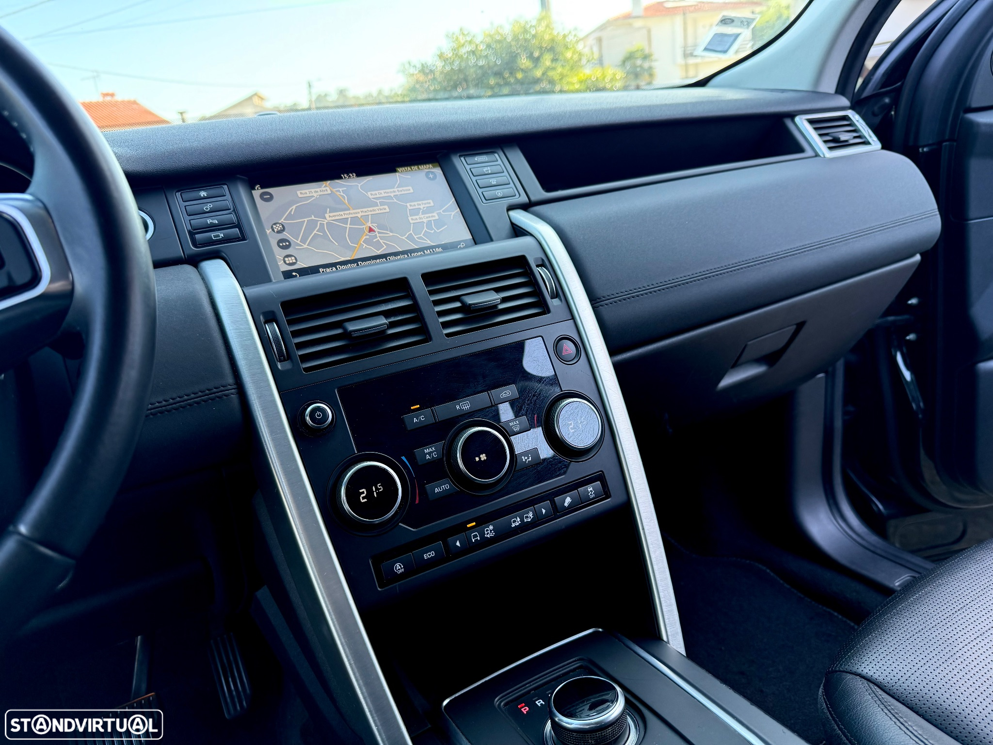 Land Rover Discovery Sport 2.0 TD4 HSE Luxury 7L Auto - 42