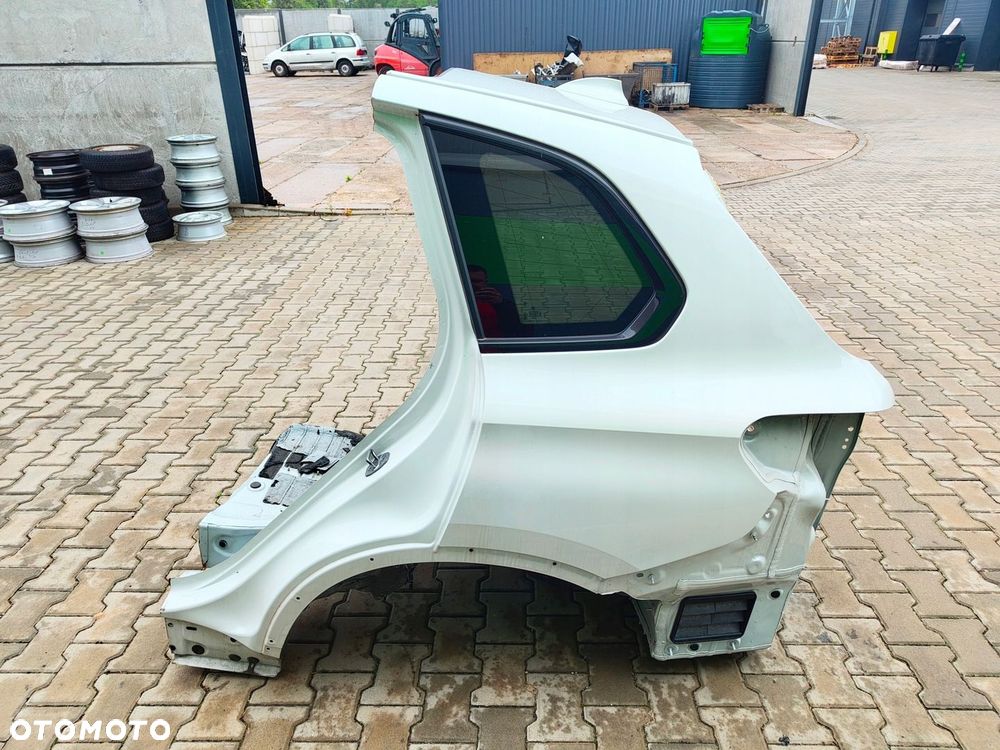 BMW X5 G05 TYŁ ĆWIARTKA KOLOR A96 MINERALWEISS LEWA - 1