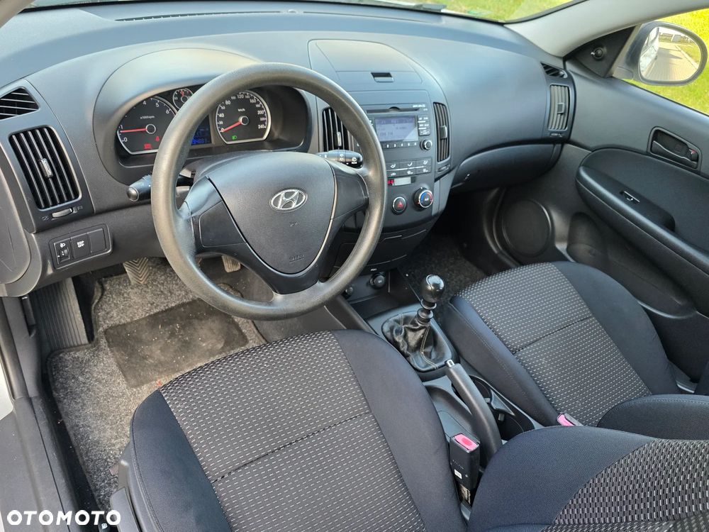 Hyundai i30 i30cw 1.6 blue Comfort - 23