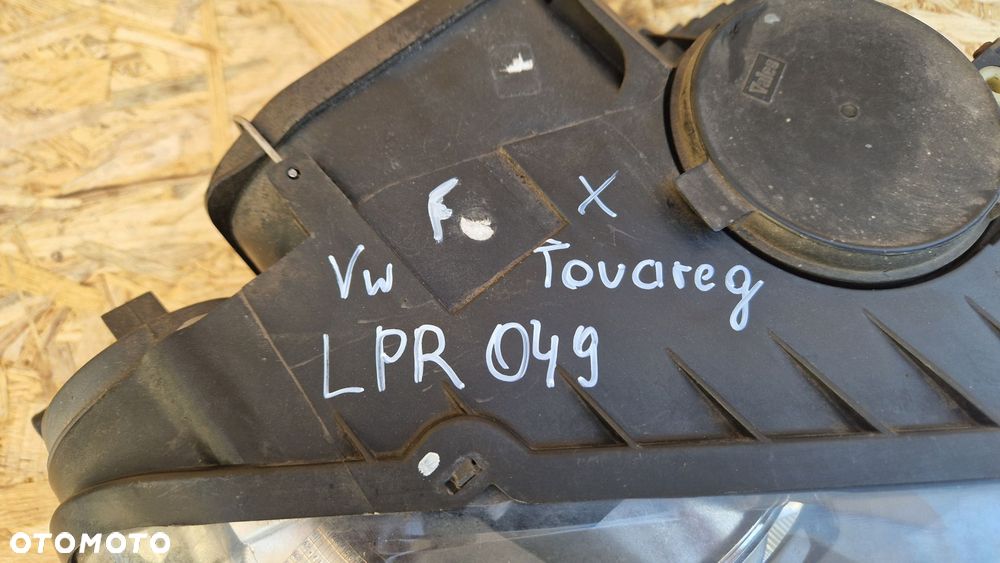 VW TOUAREG LAMPA PRZÓD PRZEDNIA PRAWA  EUROPA XENON 7L6941016CF - 2