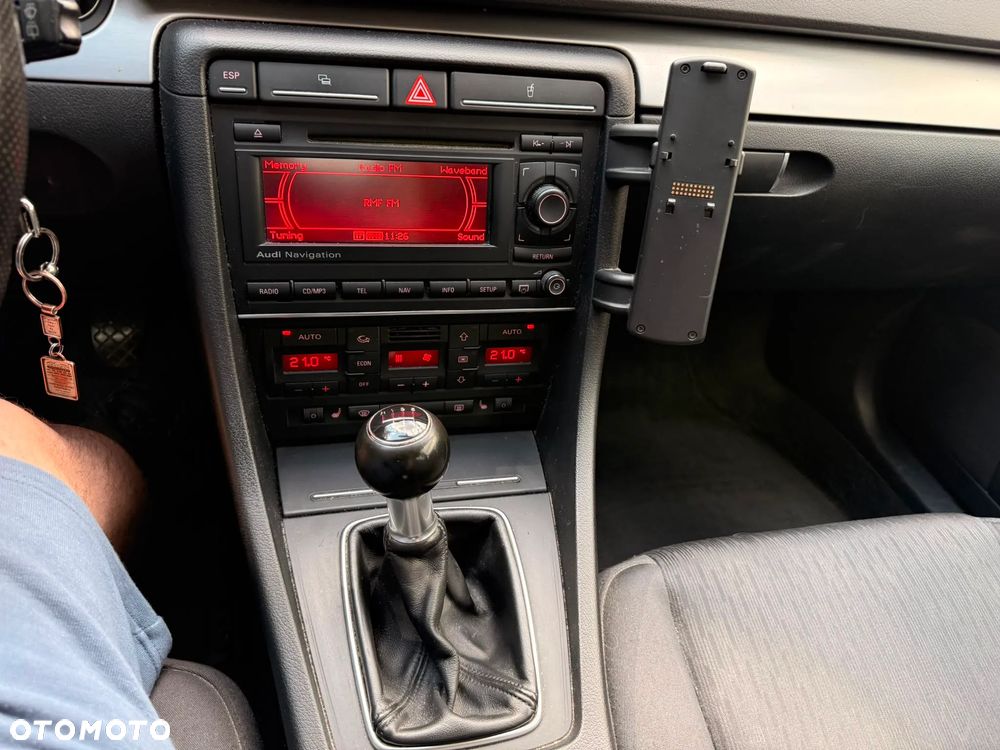 Audi A4 Avant 2.0 TDI - 22