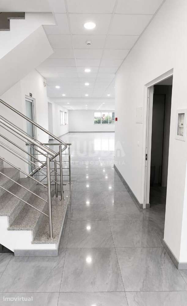 Arrenda-se Loja/ Espaço Comercial com 700 m2 - Grande imagem: 3/7