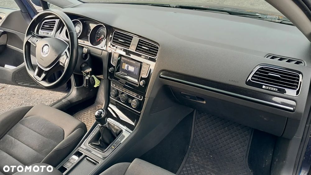 Volkswagen Golf - 12