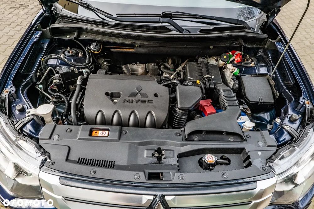 Mitsubishi Outlander 2.0 Instyle Navi 4WD CVT - 16