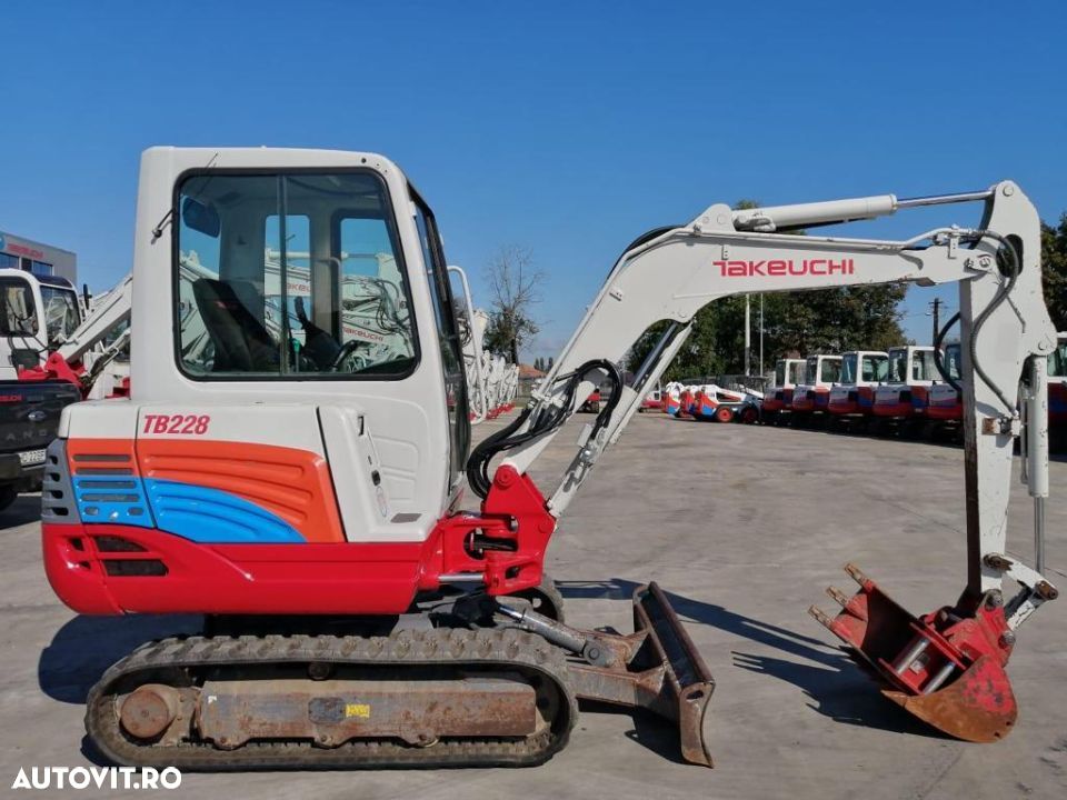 Takeuchi TB 228 - 1