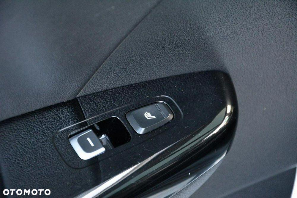 Kia Sportage 2,0 CRDI AWD Platinum - 32