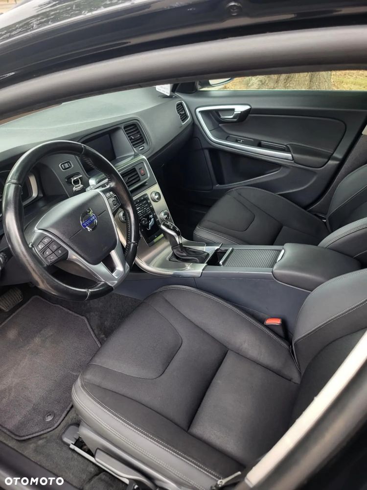 Volvo V60 D4 Drive-E Momentum - 8