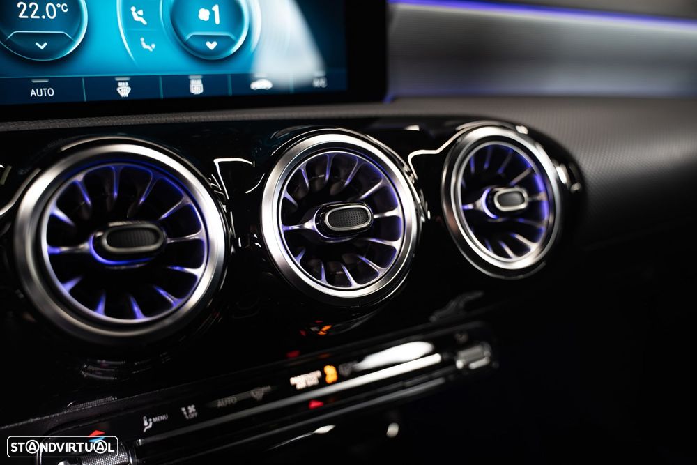 Mercedes-Benz A 250 Limousine e 8G-DCT - 32