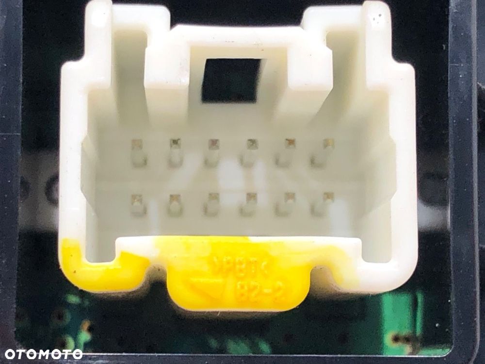 WYŚWIETLACZ  MAZDA 6 Kombi (GH) 2007 - 2013 2.0 MZR-CD (GH14) 103 kW [140 KM] olej napędowy 2007 - - 4